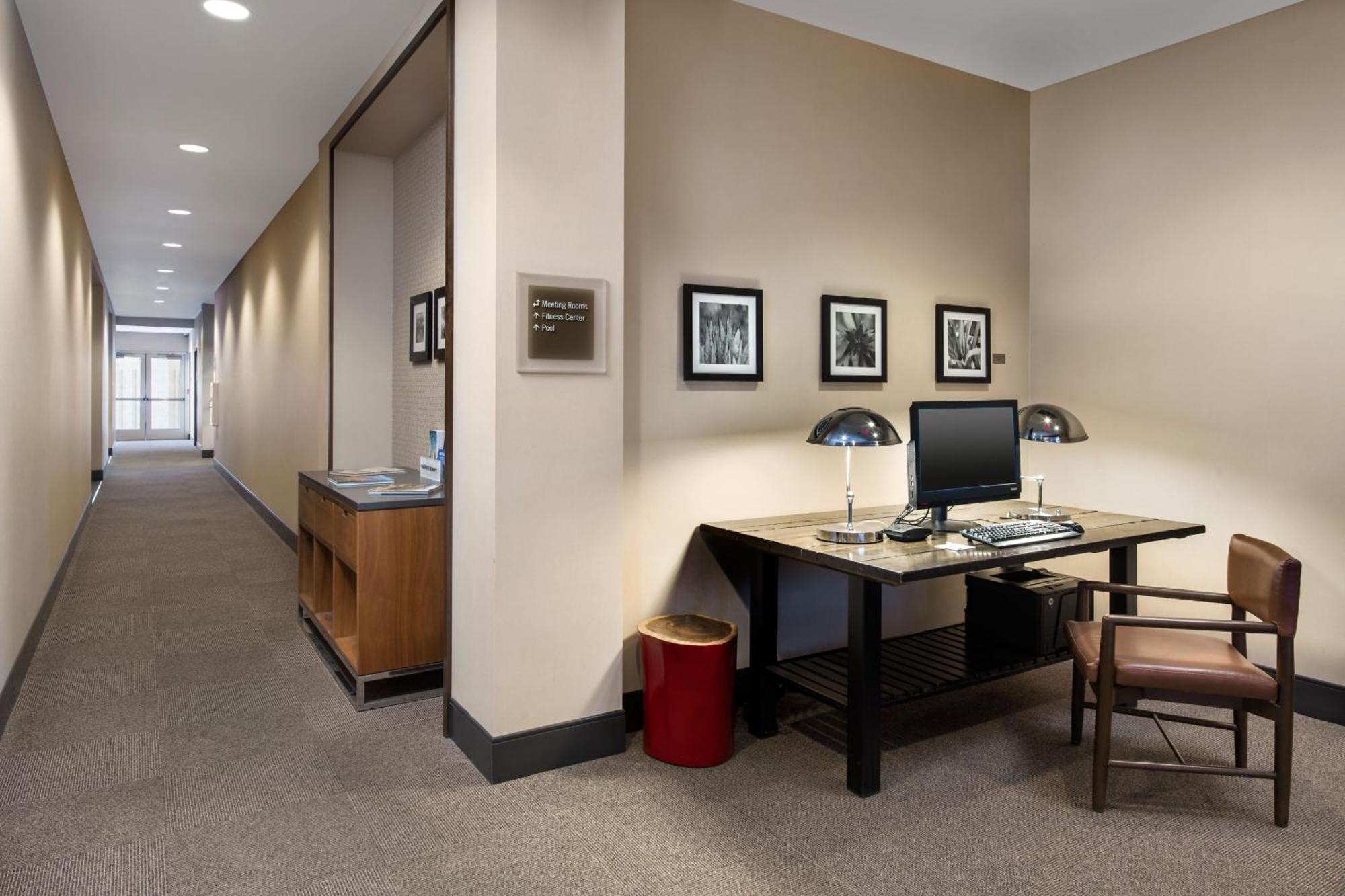 Four Points By Sheraton At Phoenix Mesa Gateway Airport Екстер'єр фото